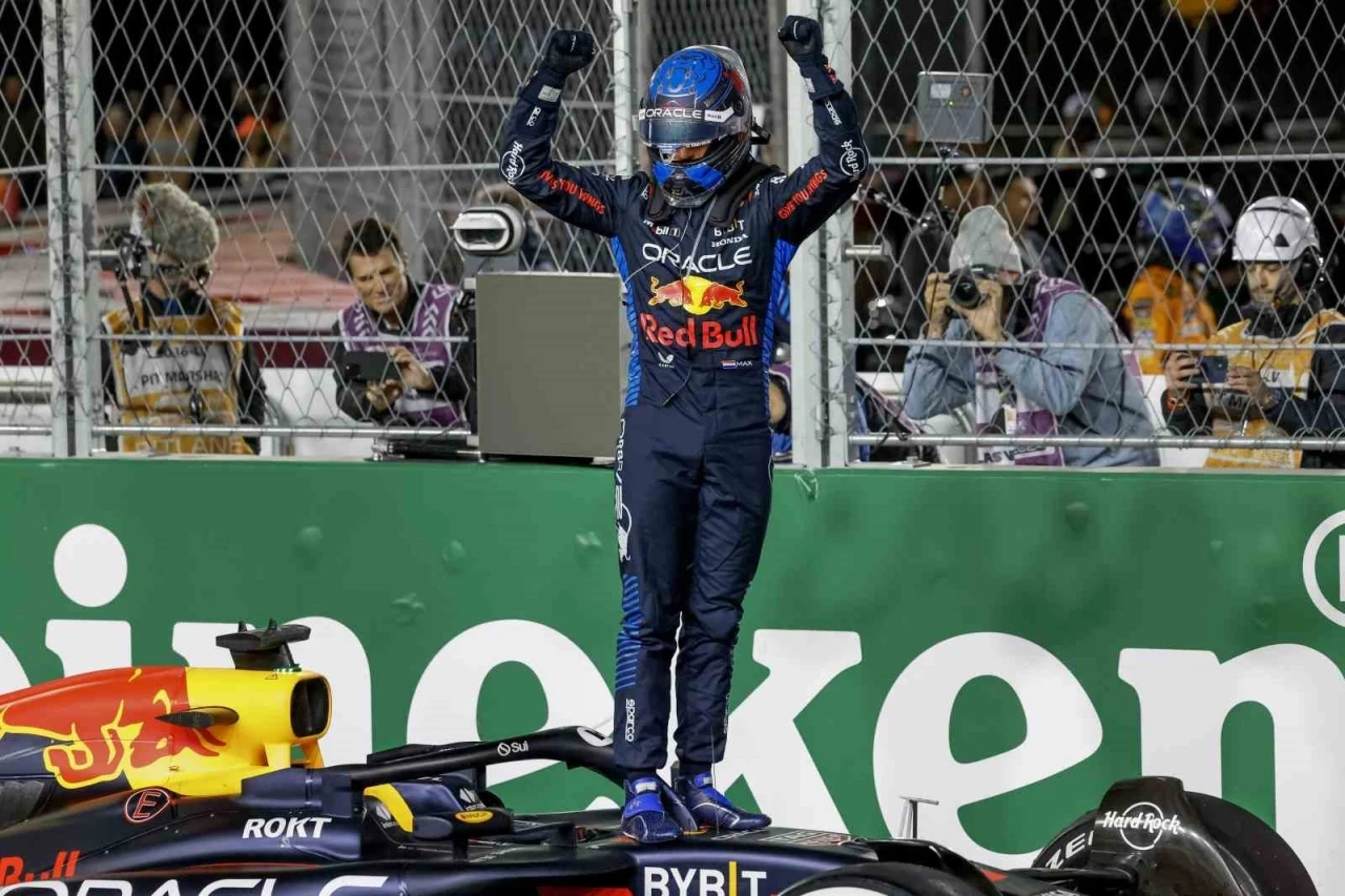 Formula 1’de Max Verstappen üst üste 4. kez şampiyon
