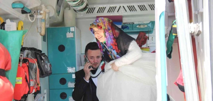 Fotoğraf çekimine giden gelin ve damat, kazada yaralandı
