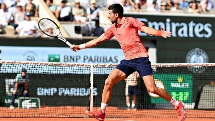 Fransa Açık'ta Novak Djokovic 4. tur bileti aldı