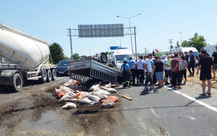 Freni boşalan kamyonet dehşet saçtı: Kaza içinde kaza
