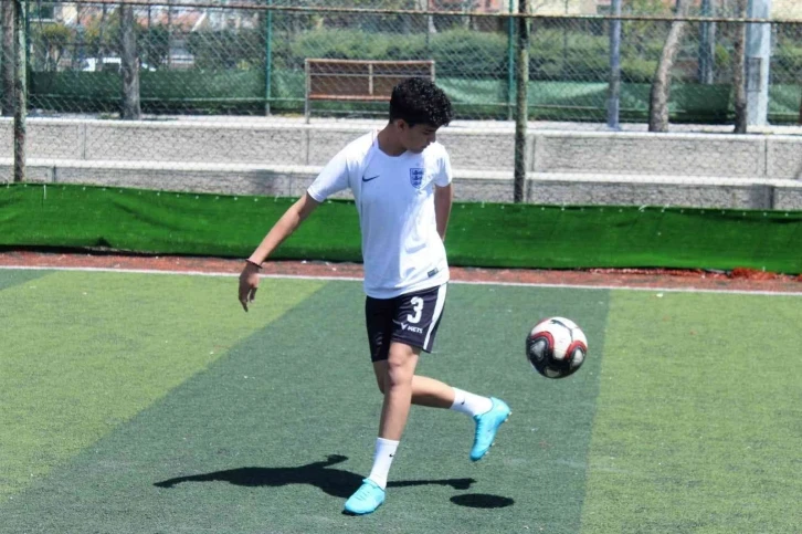 Futbol tutkuları için 2 bin 500 kilometre uzağa, Türkiye’ye geldiler
