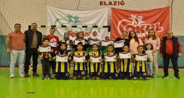 Futsalda yarı final bileti alan takımlar belli oldu