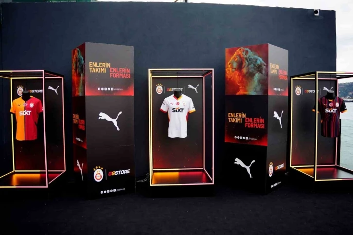 Galatasaray’da yeni sezon formaları tanıtıldı
