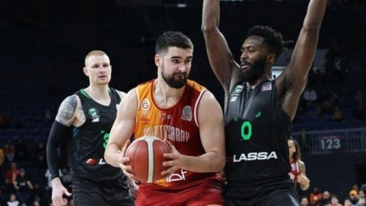 Galatasaray, Darüşşafaka'yı mağlup etti