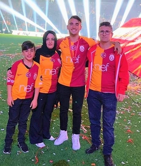 Galatasaray’ın yıldızı Yunus’tan Buldan’a selam var
