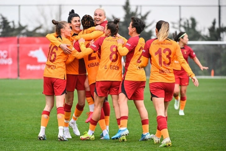 Galatasaray Kadın Futbol Takımı normal sezonu lider tamamladı