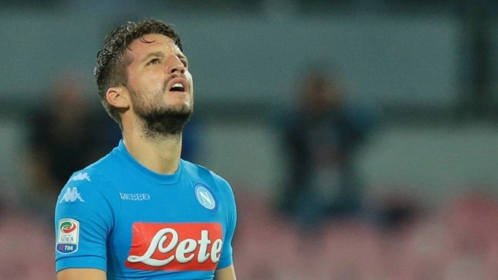 Galatasaray, son olarak Napoli'de forma giyen Dries Mertens'i KAP'a bildirdi