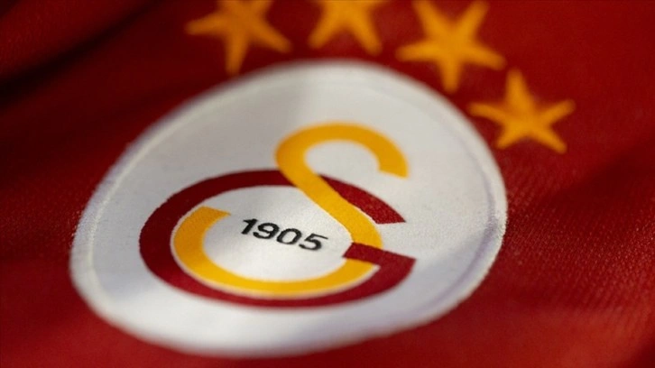 Galatasaray’da şok sakatlık! Galatasaray-Fiorentina maçında Leo Dubois sakatlandı