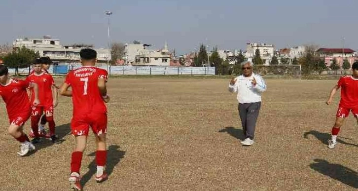 Galibiyete sevinemediler: Futbolcuların soyunma odasındaki eşyaları çalındı