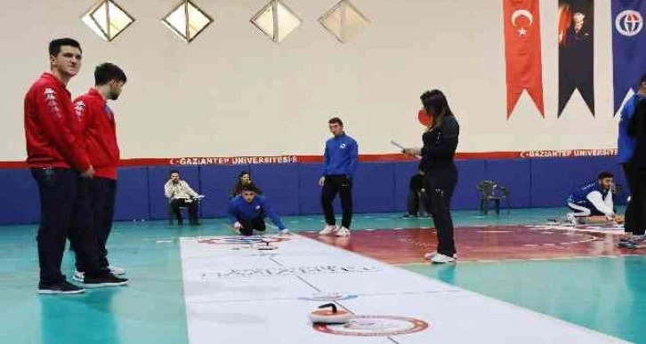 GAÜN takımlarından floor curling Türkiye şampiyonasına damga