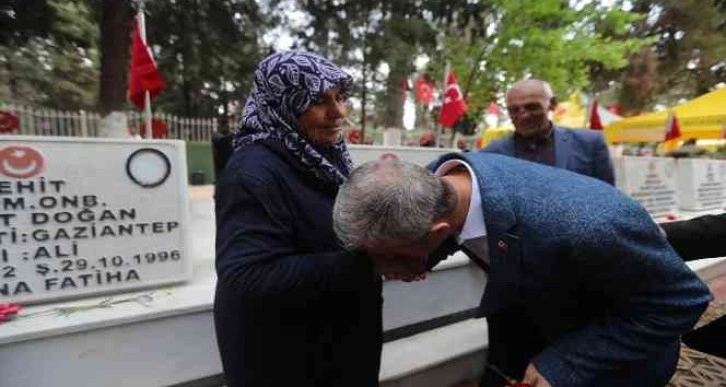 Gazi kentte şehitler unutulmadı