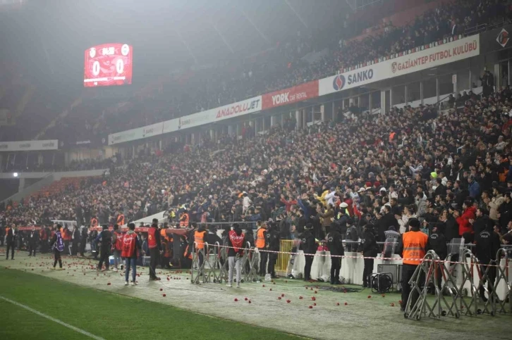 Gaziantep FK-Fenerbahçe maçında duygusal anlar
