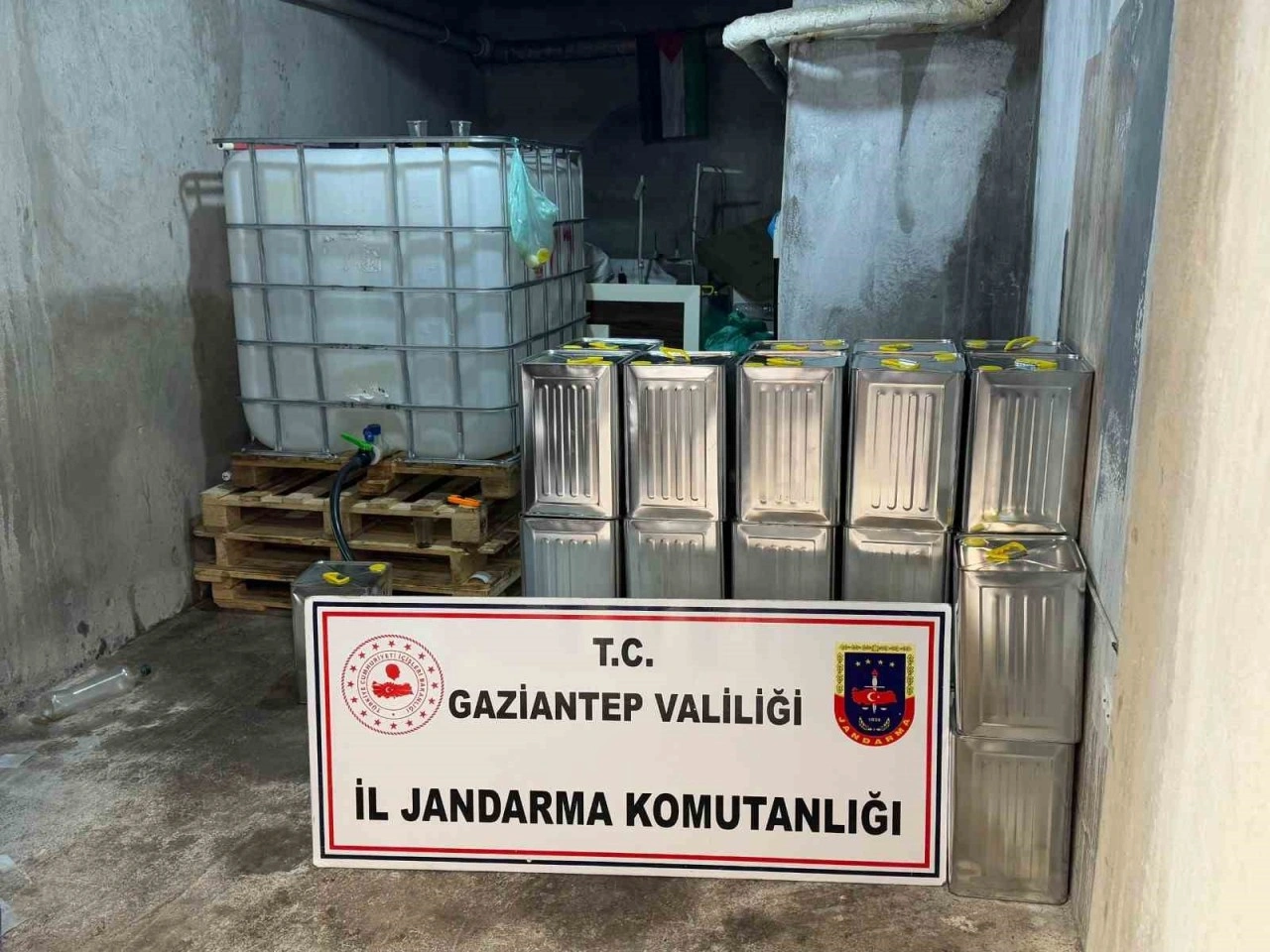 Gaziantep’te 583 bin TL değerinde sahte zeytinyağı ele geçirildi