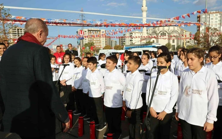 Gaziantep’te Erdoğan’a "Başlasın Türkiye Yüzyılı" sürprizi
