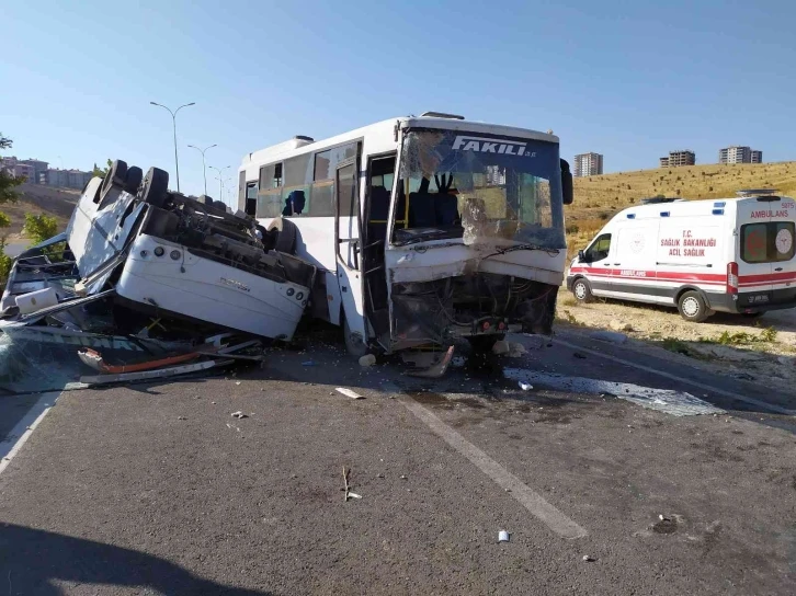 Gaziantep’te işçi servisleri kaza yaptı: 3’ü ağır 22 yaralı
