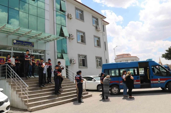 Gaziantep’te rezidanslara fuhuş baskını: 5 tutuklama
