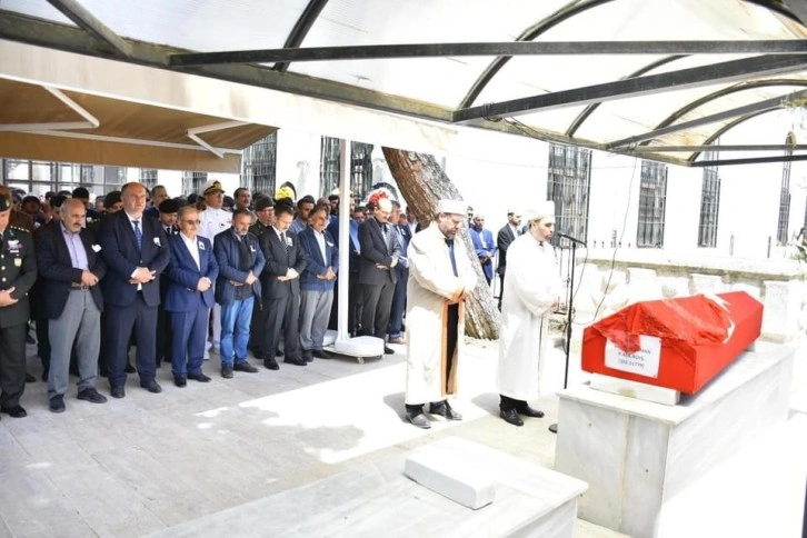 Gaziantep’te trafik kazasında hayatını kaybeden Astsubay, Gelibolu’da defnedildi