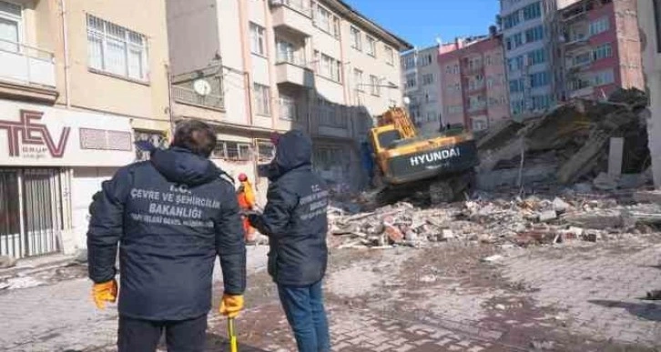 Gaziantep’te 27 bin 987 bağımsız birimin ağır hasarlı ve yıkık olduğu tespit edildi