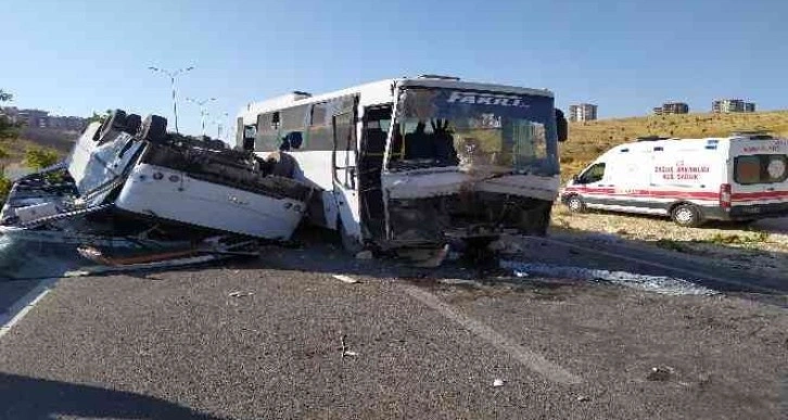 Gaziantep'te işçi servisleri kaza yaptı: 3'ü ağır 22 yaralı