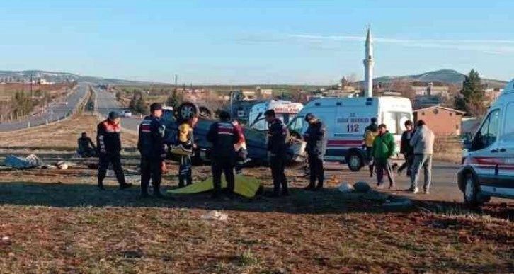 Gaziantep'te öğrenci servisi ile bir araç çarpıştı: 1 ölü, 12 yaralı