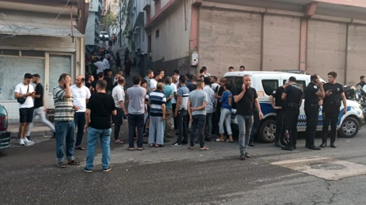 Gaziantep'te uyuşturucu satıcısı mahalleliye saldırdı: 1 ölü, 4 yaralı