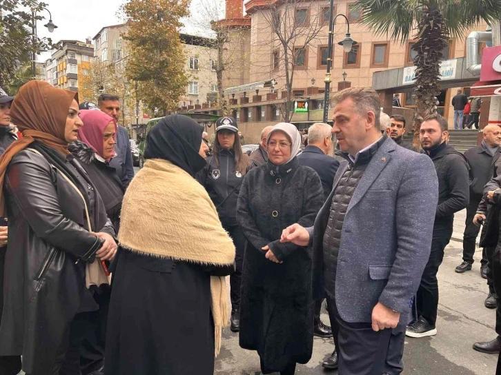 Gaziosmanpaşa’da "kadına yönelik şiddete karşı" yürüyüş düzenlendi
