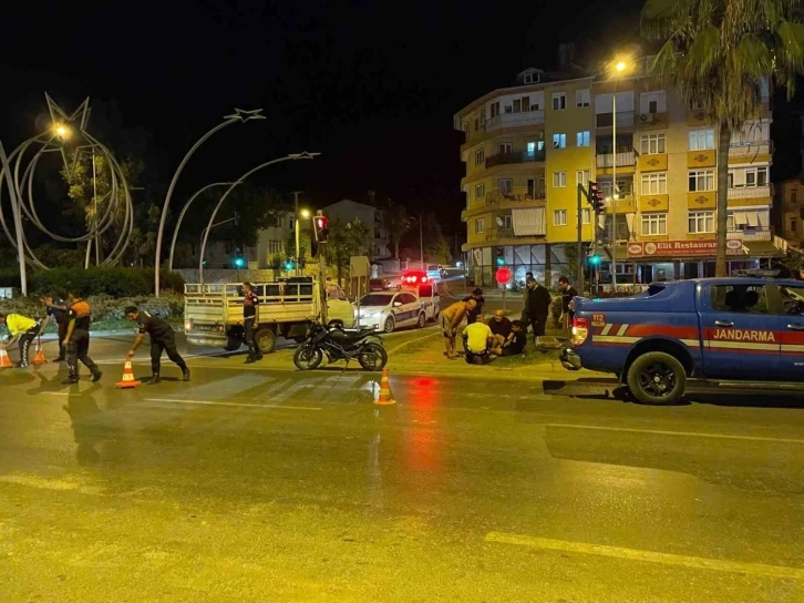 Gazipaşa’da kamyonet ile motosiklet çarpıştı : 1 yaralı
