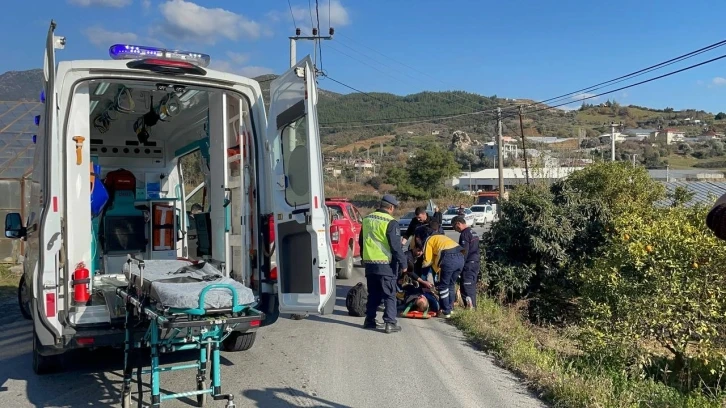 Gazipaşa’da motosikletle otomobilin çarpıştığı kazada araçlar alev aldı: 1 yaralı
