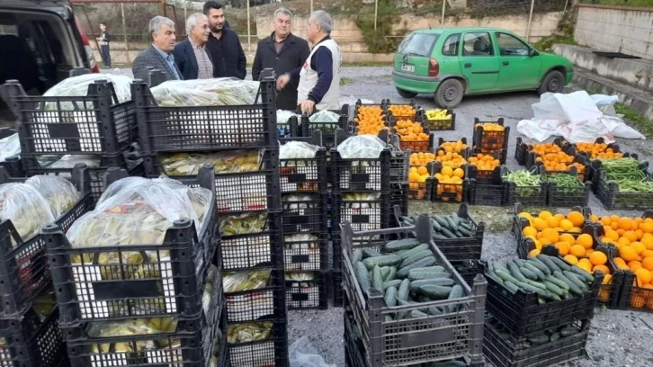 Gazipaşa’dan İdlib’e insani yardım malzemesi gönderildi
