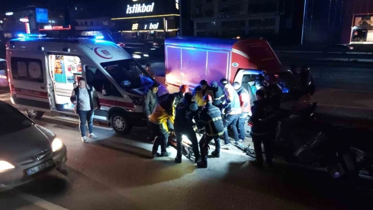 Gebze’de kamyonet bariyerlere ok gibi saplandı: 1 yaralı
