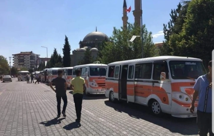 Gediz’de çocuklarını okul servisine veremeyen aileleri sevindiren karar
