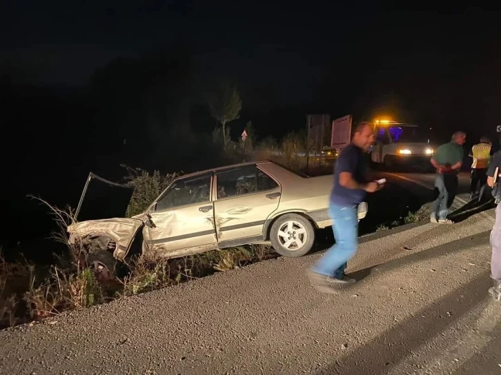 Gediz’de minibüs ile otomobil çarpıştı: 9 yaralı
