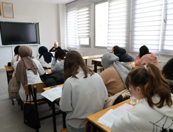 Gediz’de ödüllü TYT deneme sınavının ikincisi gerçekleştirildi
