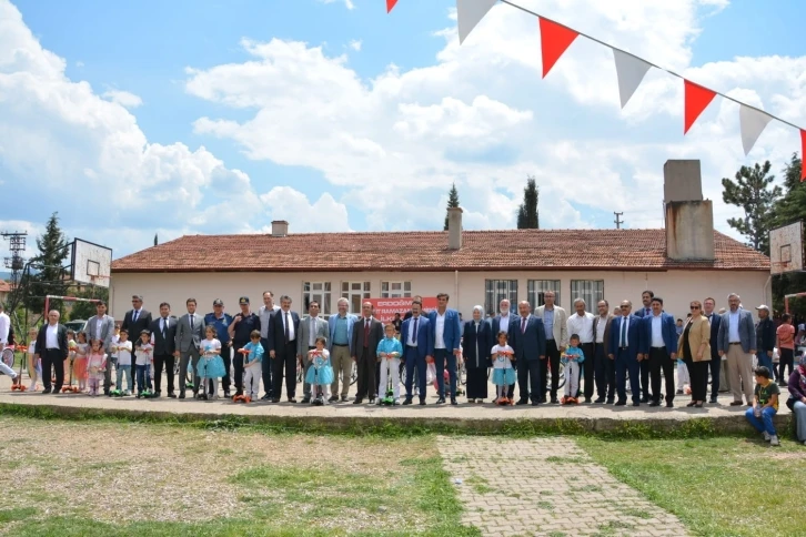 Gediz Şehit Ramazan Demirci İlkokulu’nda Bahar Şenliği
