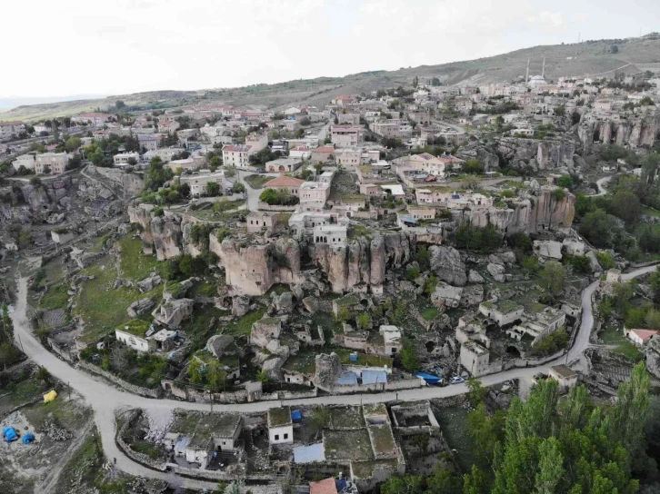 Gelveri evleri 200 yıllık mazisi ile ilk günkü gibi ayakta
