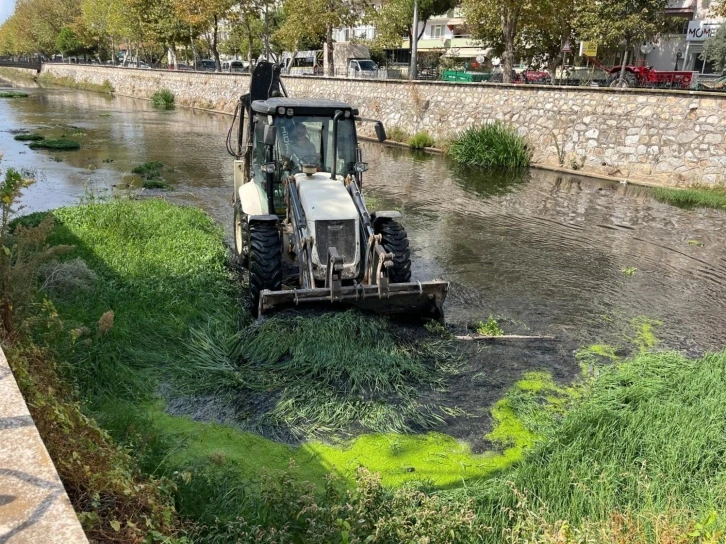 Gemlik’te dereler temizleniyor
