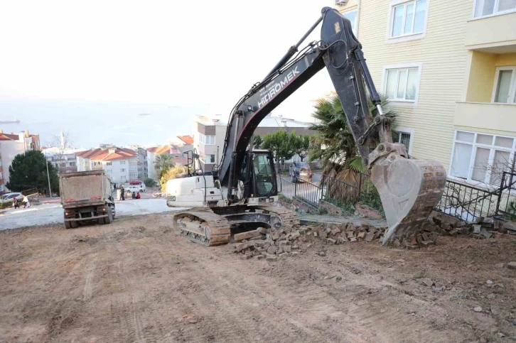 Gemlik’te dört koldan yol atağı
