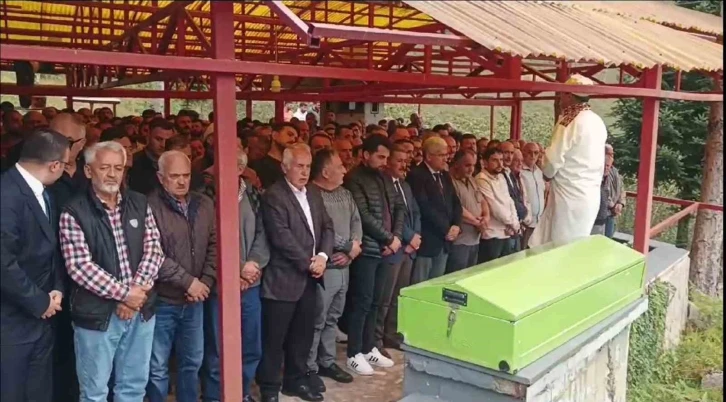 Genç Ümran’ın intihar etmek için denize atladığı şüphesi üzerinde duruluyor
