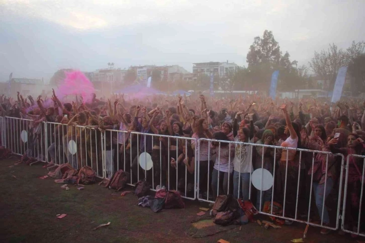 Gençler, Aydın Büyükşehir Belediyesi tarafından düzenlenen ’Aydınfest’te buluştu
