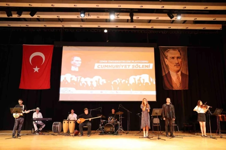 Gençlerden 29 Ekim Cumhuriyet Bayramına özel unutulmaz performans
