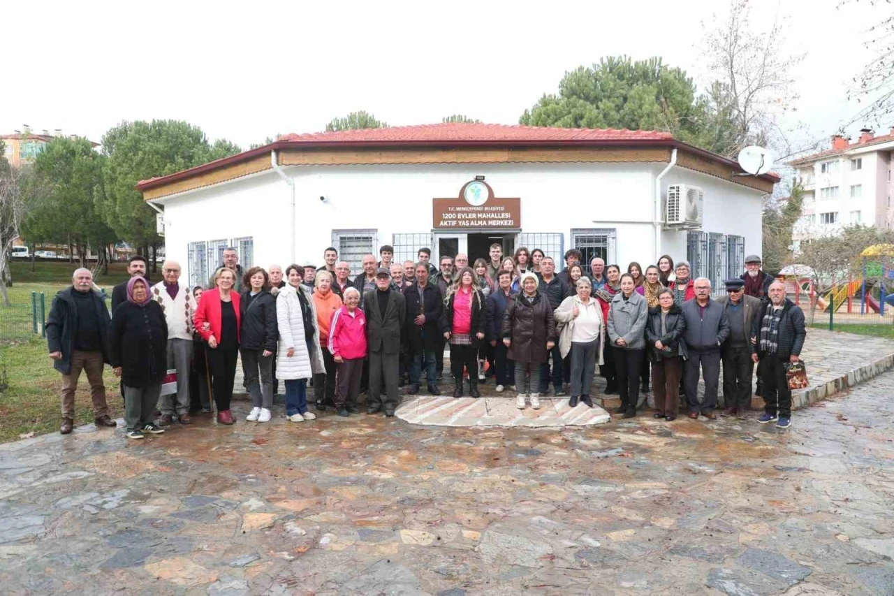 Gençlerden Merkezefendili büyüklere anlamlı ziyaret
