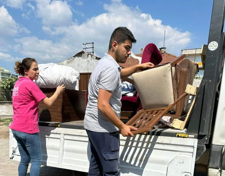 Germencik’te ikinci el eşyalar, ihtiyaç sahiplerine ulaştırılıyor
