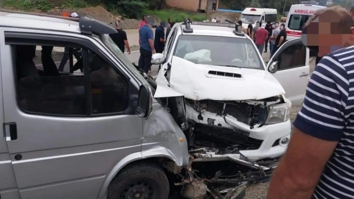 Giresun’da trafik kazası: 13 yaralı
