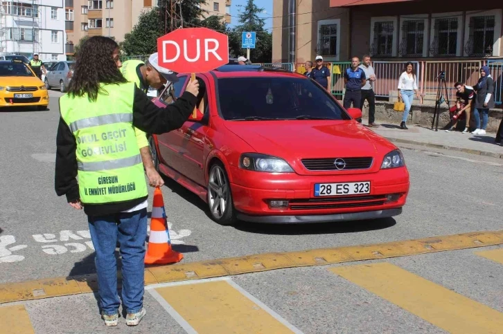 Giresun’da “Yayalara öncelik duruşu, hayata saygı duruşu" etkinliği
