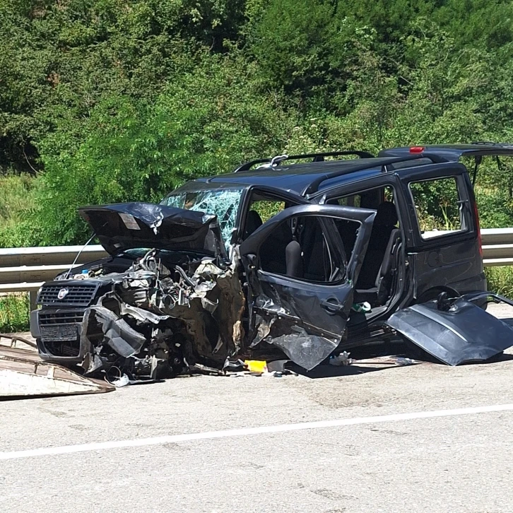 Giresun’daki trafik kazasında yaralanan 9 kişinin hayati tehlikesi bulunuyor
