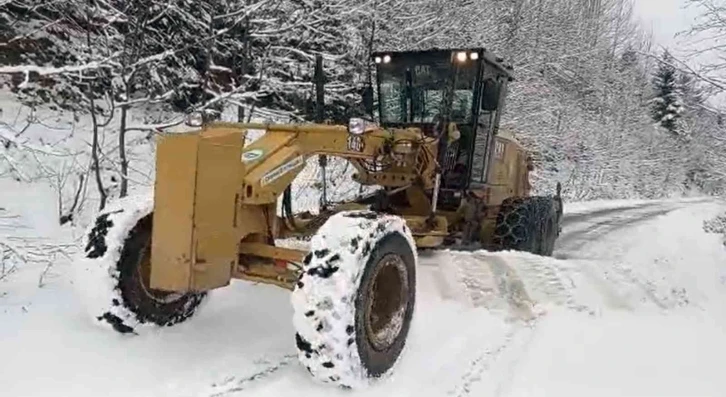 Giresun’un yüksek kesimlerinde karla mücadele başladı
