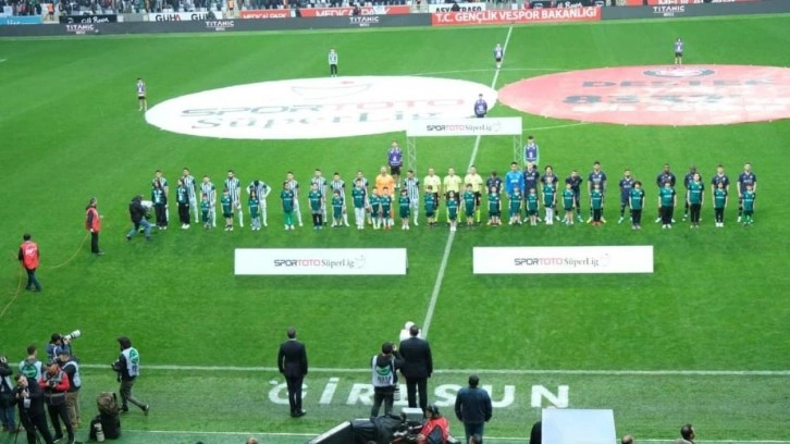 Giresun'da şok protesto! 'Fener ağlama' tezahüratı yaptılar