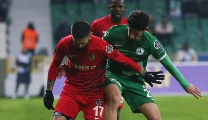 Giresunspor evinde Gaziantep FK'yi 2 golle geçti