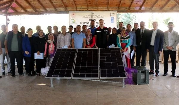 Göçer ailelere güneş enerjisi paneli dağıtıldı