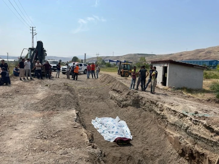 Göçük altında kalan işçi hayatını kaybetti
